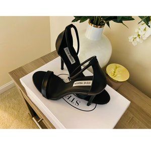 Black Steve Madden Soph Pumps in Box